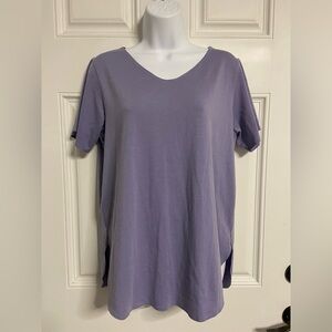 T9a- UNIQLO Lavender V-Neck Pullover T-Shirt